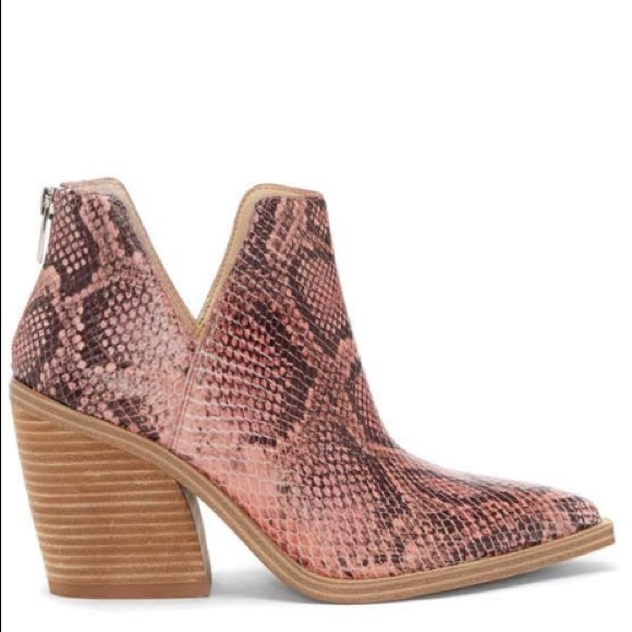 LAST 6 Vince Camuto Gigietta Snakeskin Emboss Boot - Picture 3 of 12
